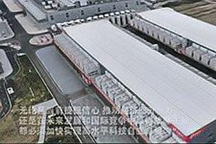 西媒：皇马新官方商店开业后，日客流量11000人，销售额40万欧元